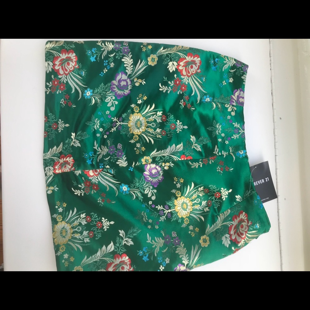 Never worn with tags! Oriental Mini skirt!